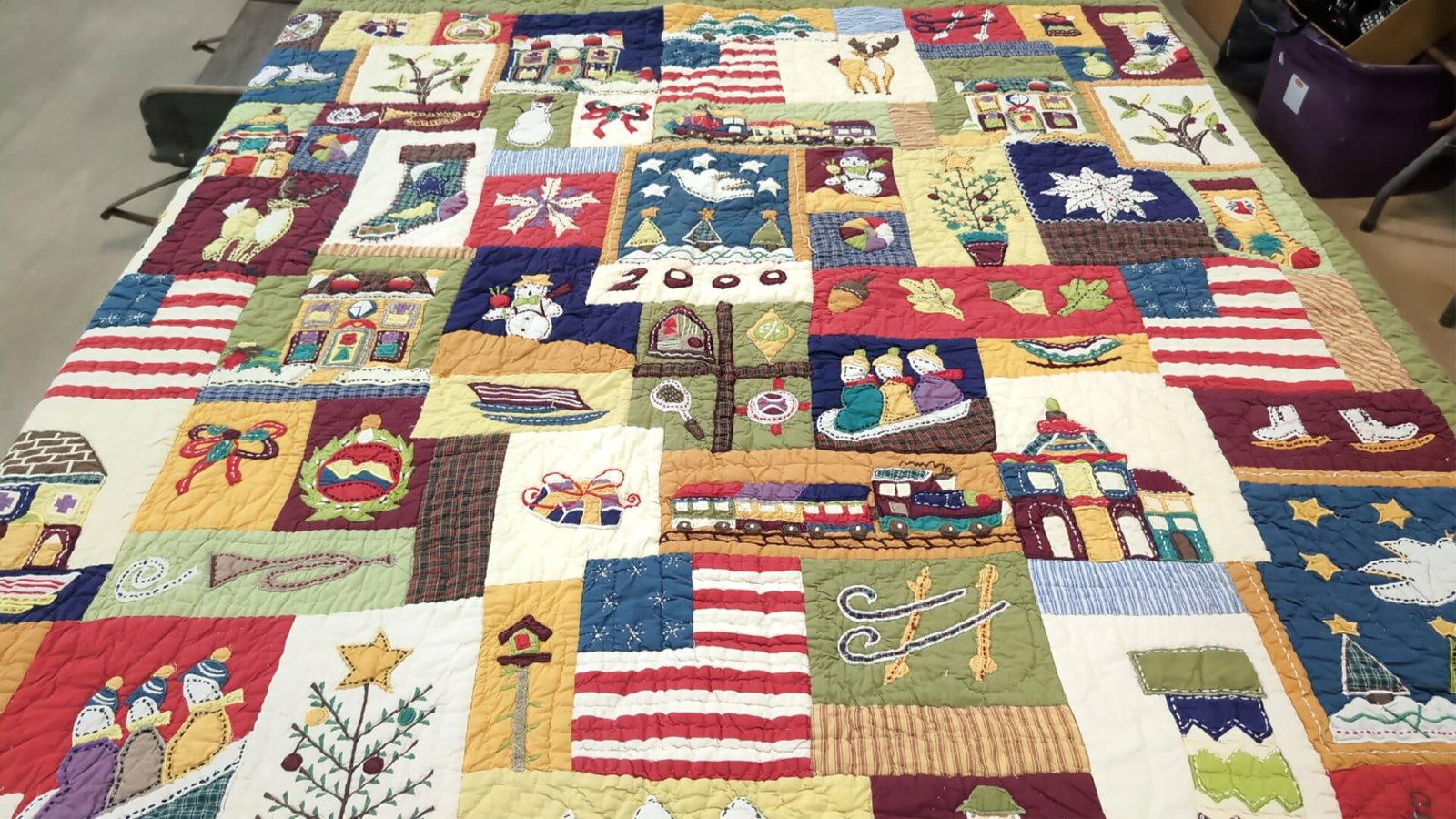 Vintage Christmas Appliqued Quilt: Hand done 100% cotton India good condition 86" x 84"