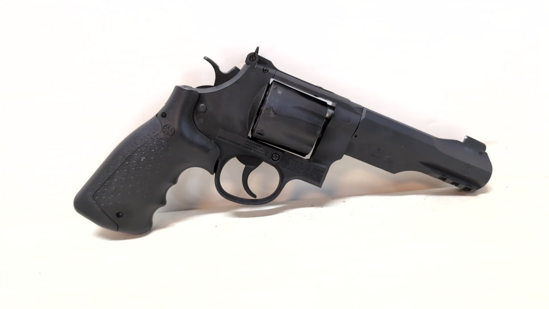 Smith & Wesson .177 Cal. BB Gun: Gas operated M & P R 8