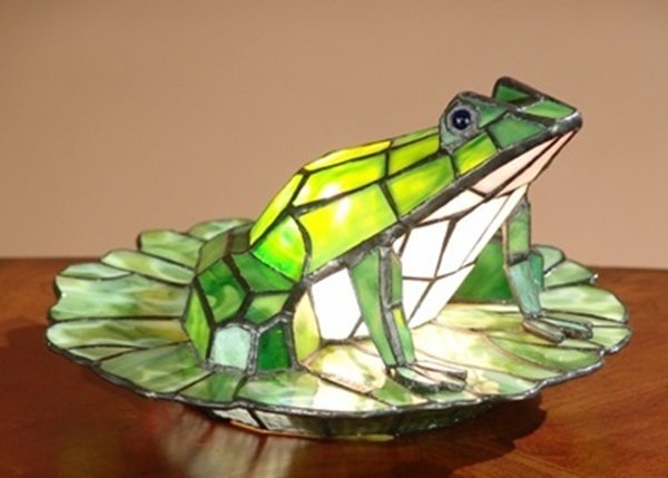 Beautiful Frog Tiffany Style Lamp: Beautiful frog tiffany style leaded individual high end cut glass. Dimensions are approximately 12x7.5h