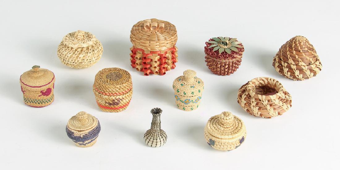 12 Miniature Woven Baskets (1 of 8)