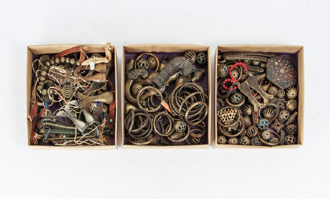 Large Group of Brass Decorative Items (1 of 10)