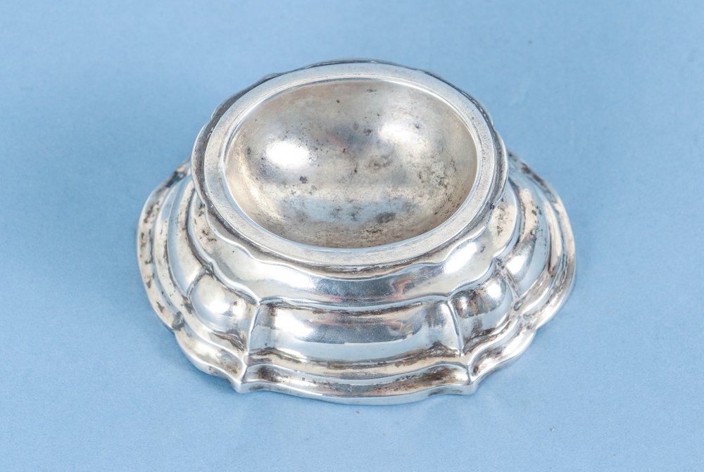 Very Early Sterling Silver Salt Cellar: Very early sterling silver salt cellar, with partial hallmarks, measuring 1.75 by 4 by 3 inches, 3.2 troy ounces.