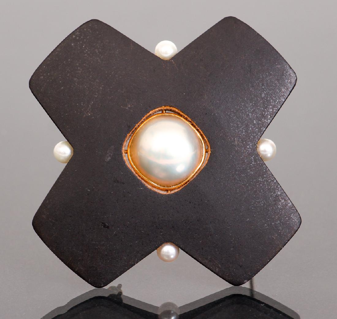 Modernist Cross Form 18 K Gold Onyz and Pearl Pin (1 of 6)