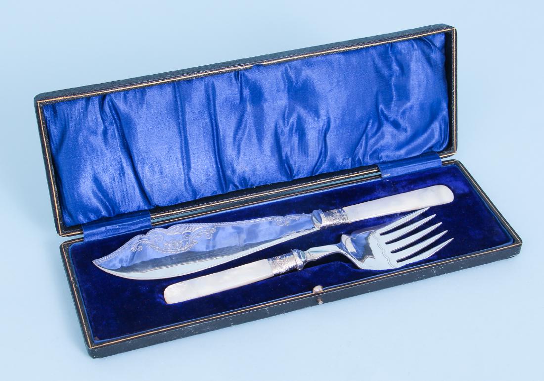 Cased Silverplate Fish Set (1 of 11)