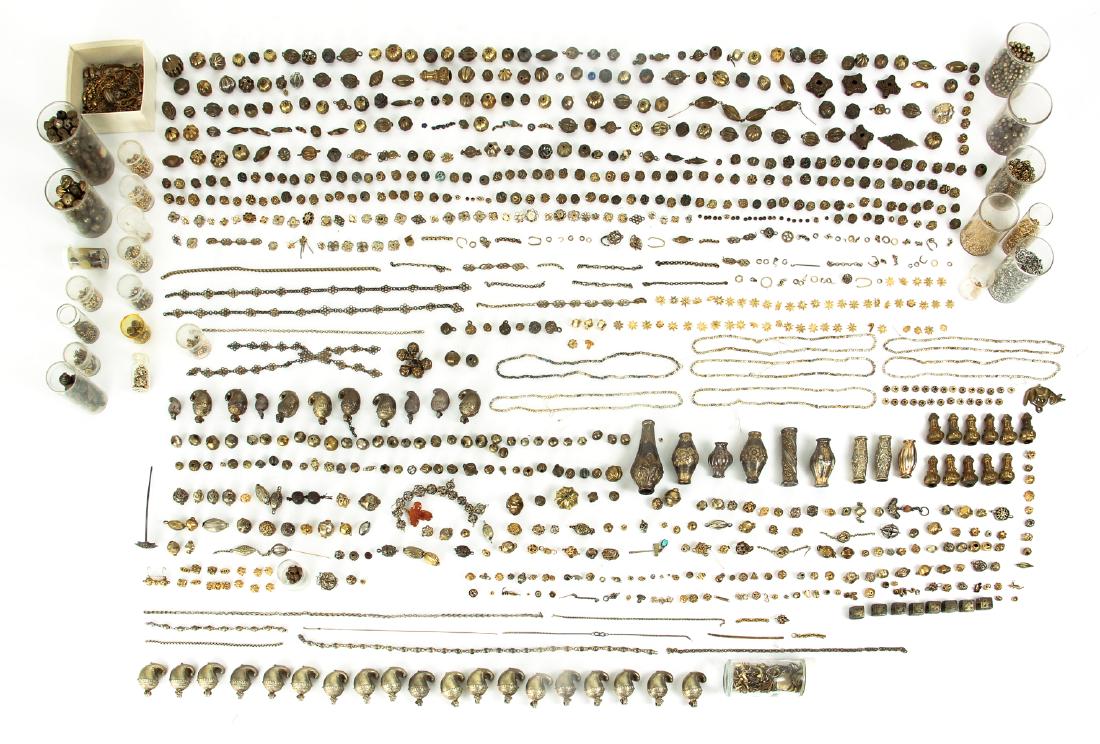 Group of Vintage and Antique Gold Colored Beads (1 of 11)