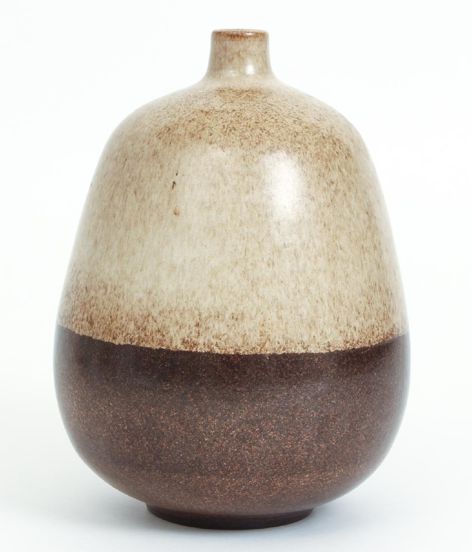 Raymor Bitossi Bagni Two Tone Mid Century Ceramic Vase: Two tone glaze mid century ceramic vase Bitossi for Raymor, designed by Alvino Bagni, measuring 10 by 6 inches.