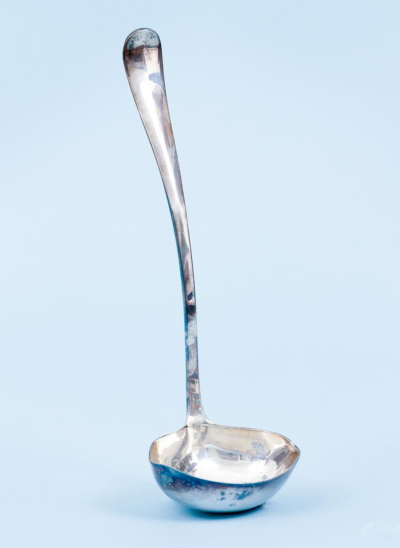 Sheffield Silver Plate Large Serving Ladle (1 of 6)