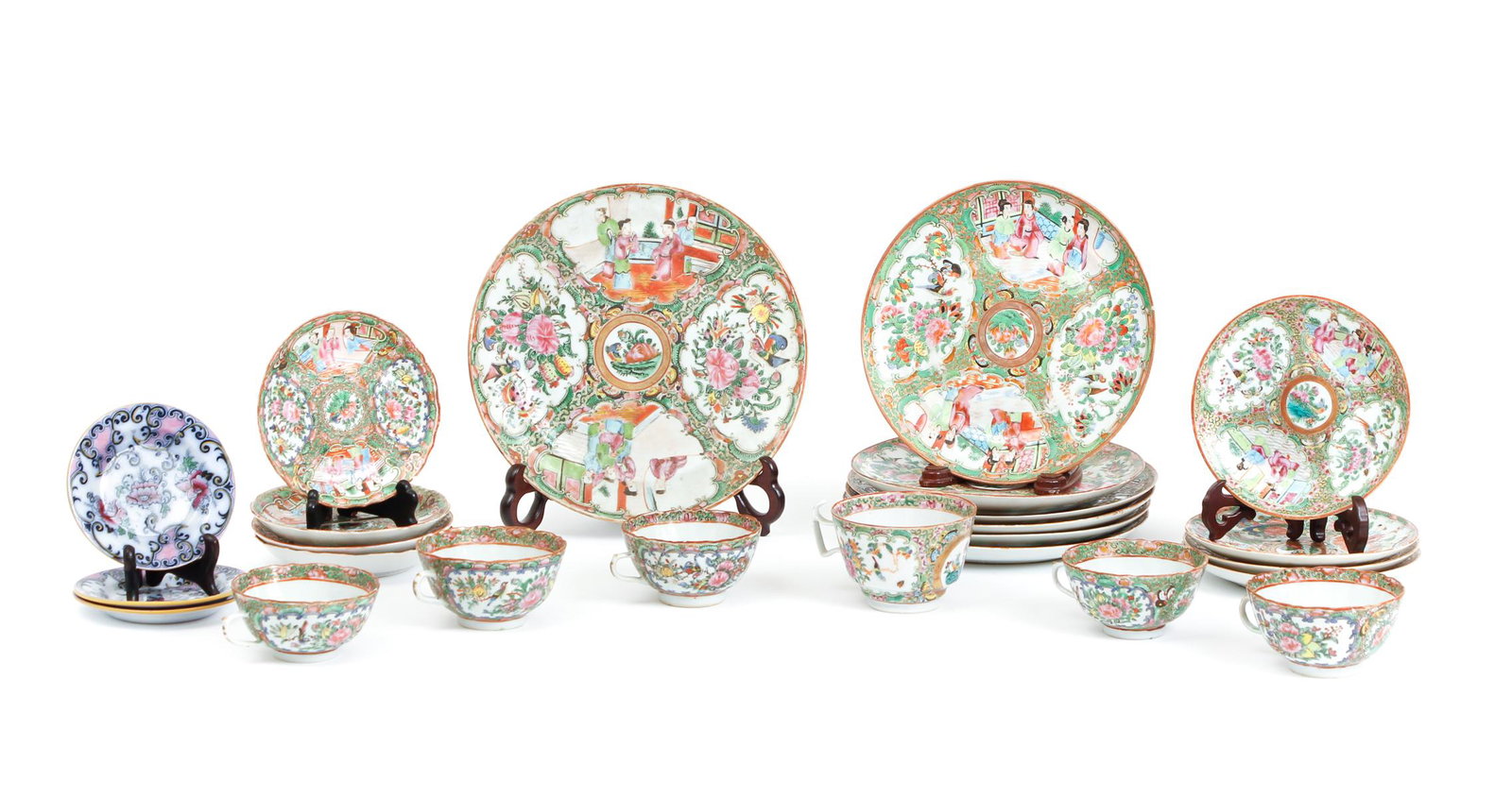 Chinese Famille Rose Dishes Cups (1 of 20)