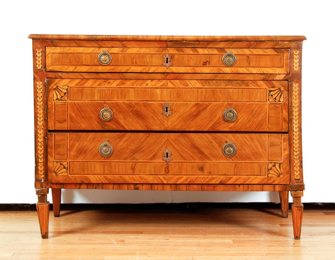 French Chest of Drawers with extensive inlay, early (1 of 10)