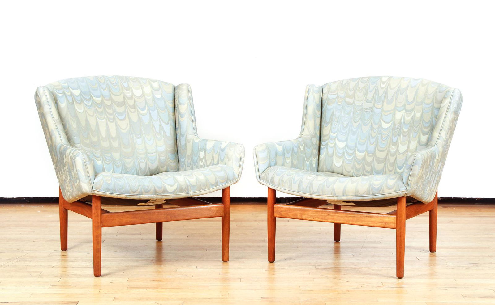 Jens Risom Pair MCM Lounge Chairs Upholstered (1 of 11)