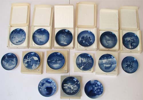 15 Bing & Grondahl Copenhagen Porcelain Collector': Artist: Title: 15 Bing & Grondahl Copenhagen Porcelain Collector's Plates including 14 Christmas plates from years 1964-1975 (Georg Jensen and Svend Jensen) and a Mother's