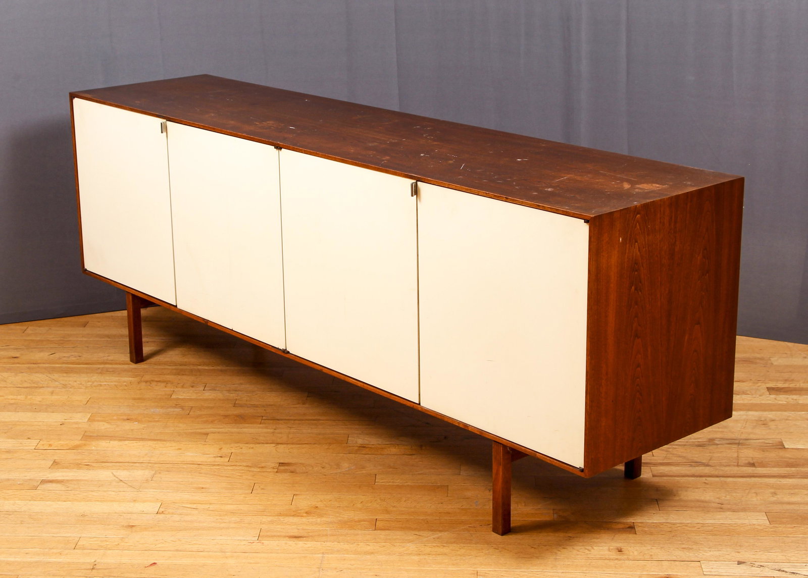 Florence Knoll Sideboard Model 119W Walnut Lacquered (1 of 13)