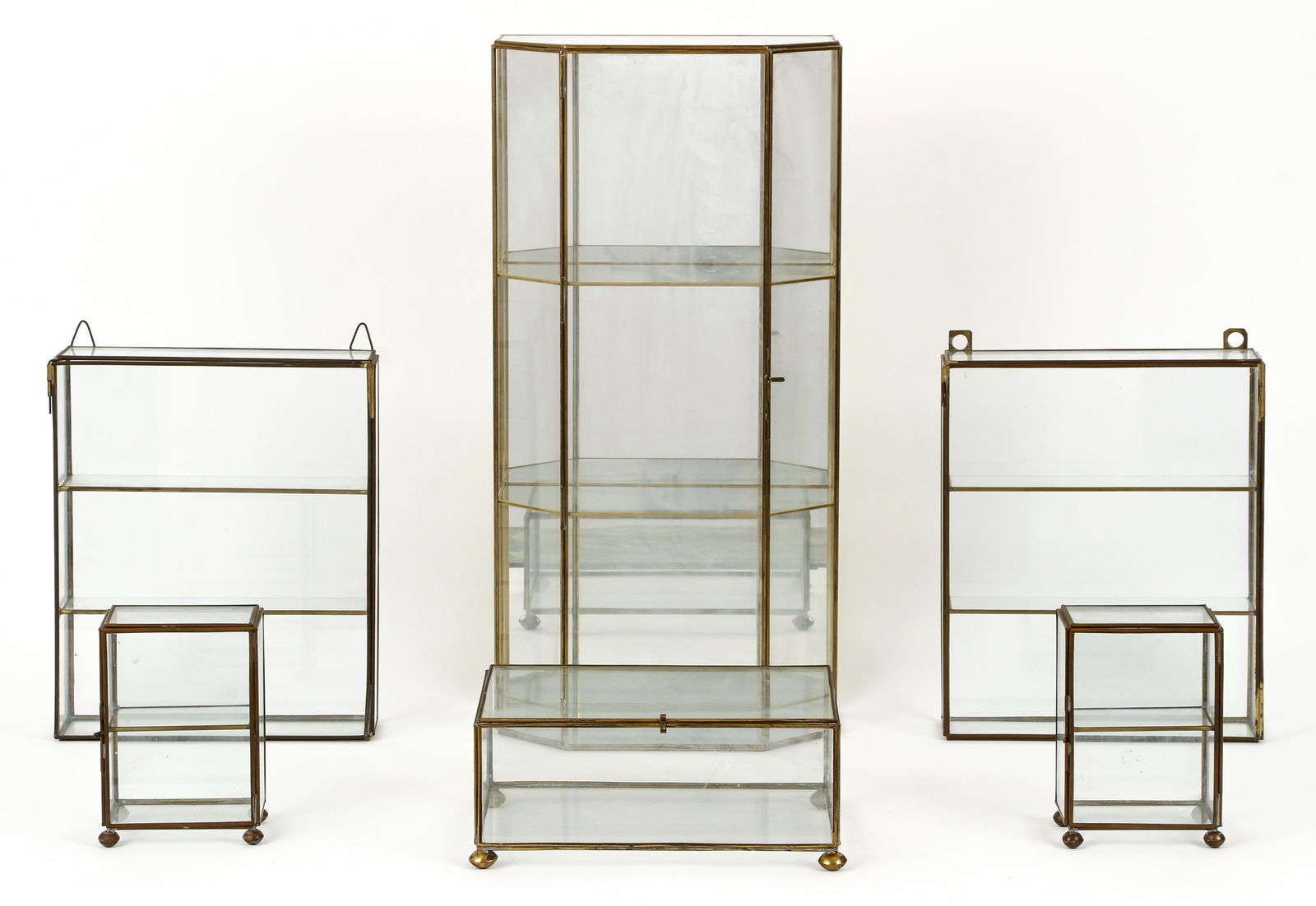6 glass display boxes various sizes (1 of 9)