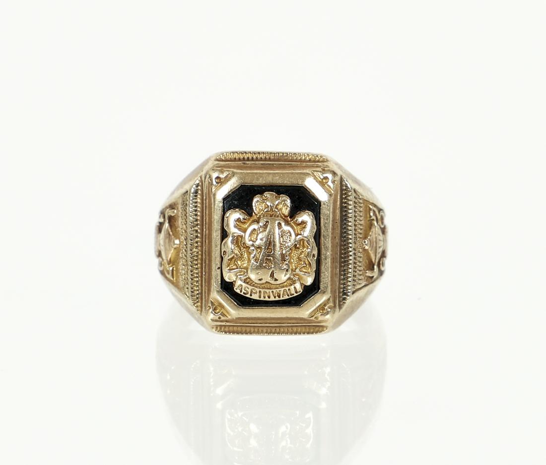 Ladies 10K Aspinwall Class Ring (1 of 6)