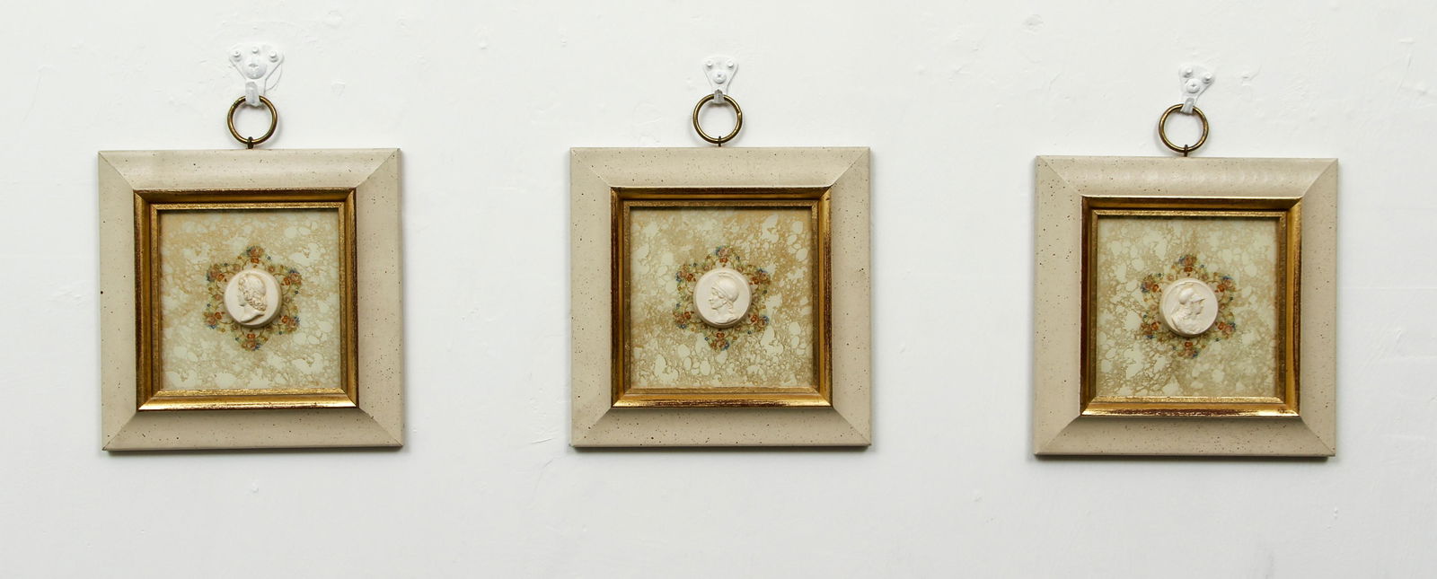 3 Grand Tour Plaster Cameos mounted to framed (1 of 4)