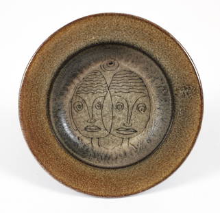 Edwin and Mary Scheier Two Heads Low Bowl Dish: Scheier, Edwin and Mary (1910-2008 and 1908-2007), Two Head Ash Tray or Low Bowl Dish, glazed ceramic 6.5 inches in diameter, incised Scheier on underside.