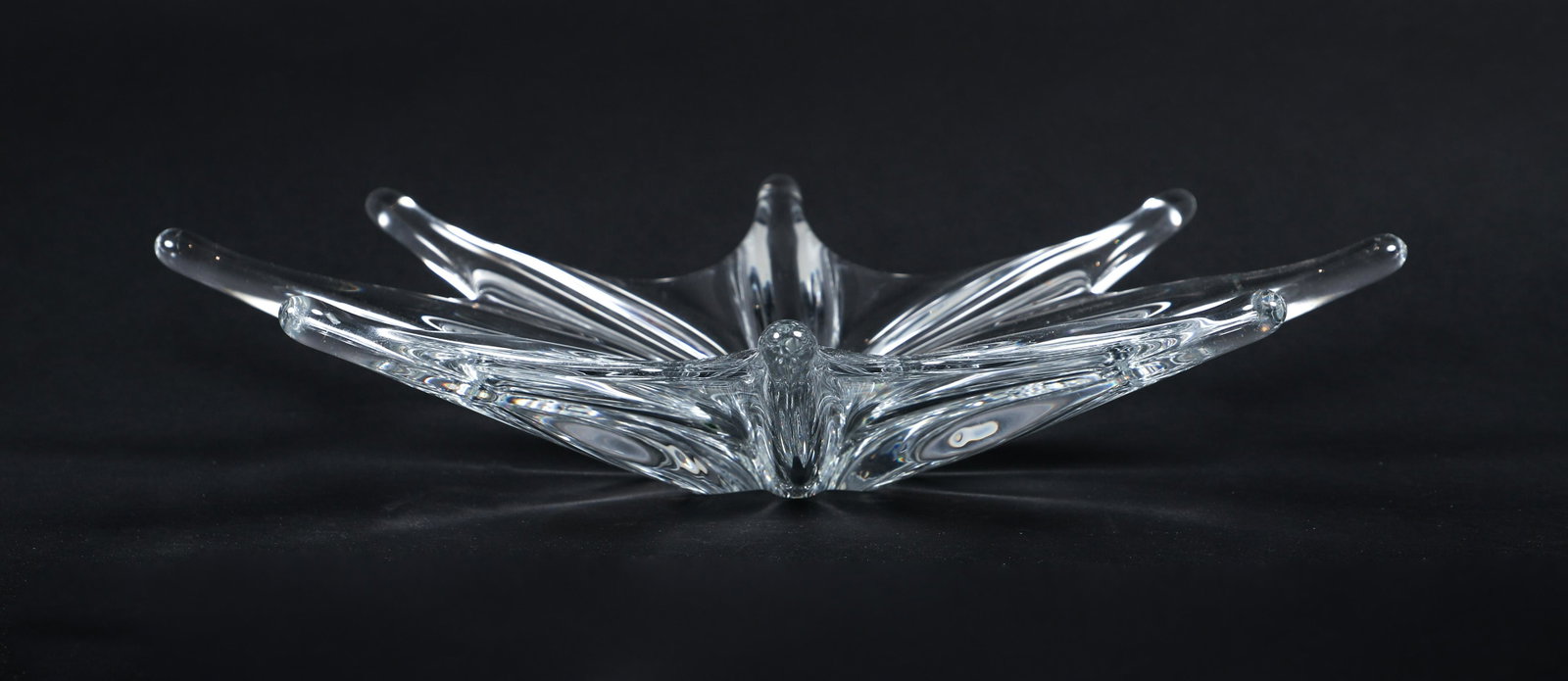 Baccarat Starburst Crystal Bowl: Baccarat Crystal Starburst center bowl, 15.5 inches in diameter x 3 inches tall, with Baccarat France logo on underside.