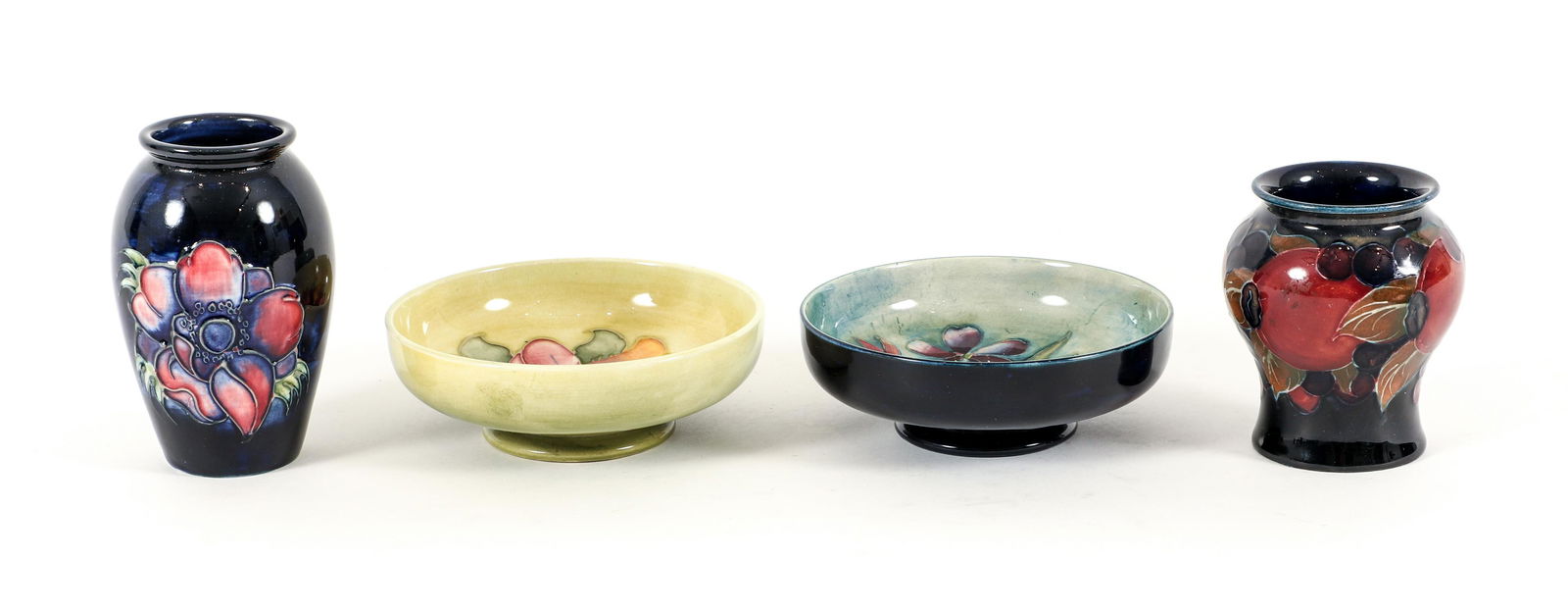 Group of 4 Moorcroft Pottery Vases and Bowls  (1 of 7)