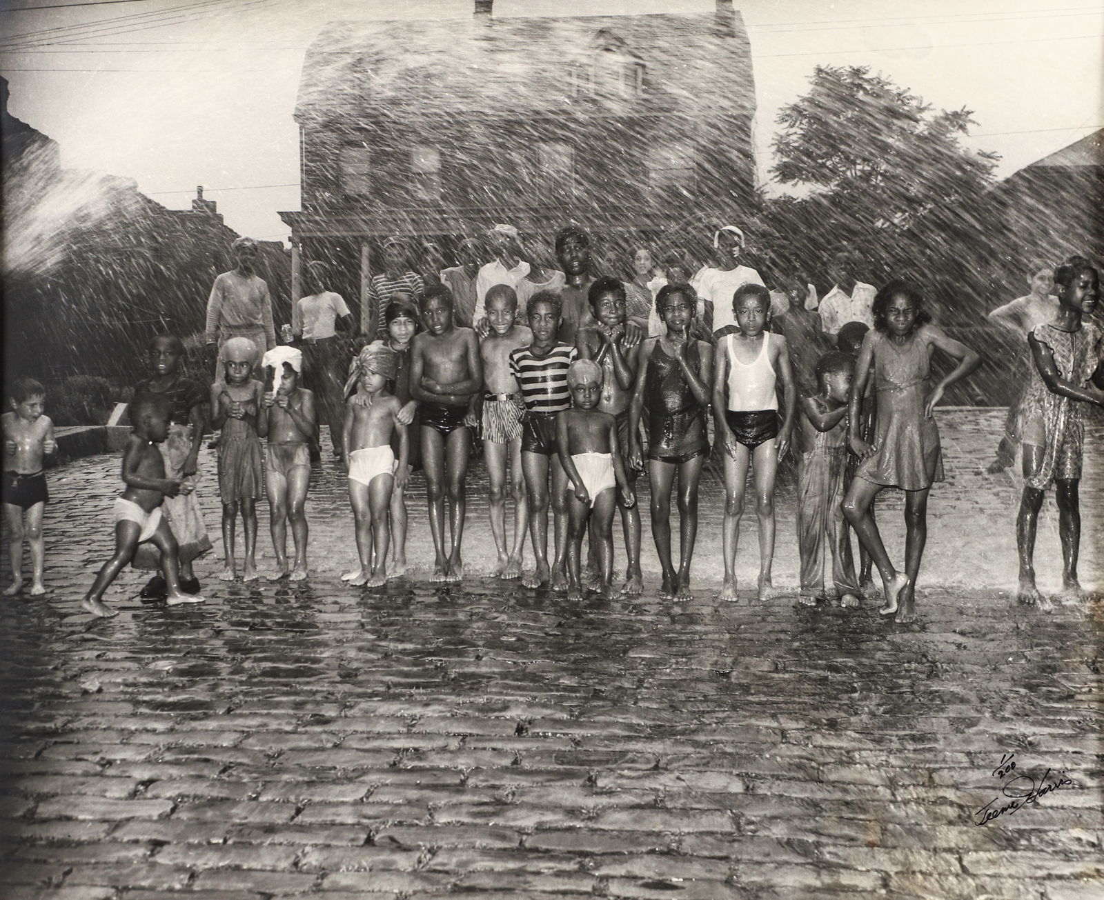 Teenie Harris Children Under Fire Hydrant Signed Photo (1 of 4)