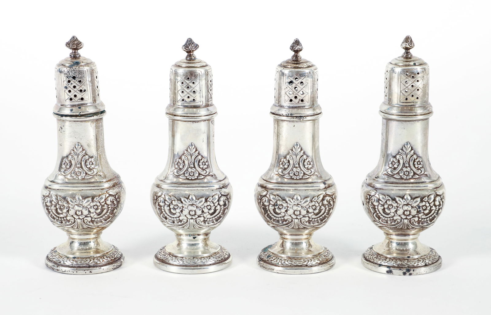 4 Sterling Silver Repousse Salt and Pepper Shakers (1 of 6)