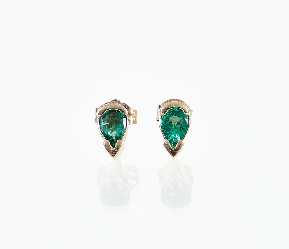 Pair 14K Emerald Earrings (1 of 3)