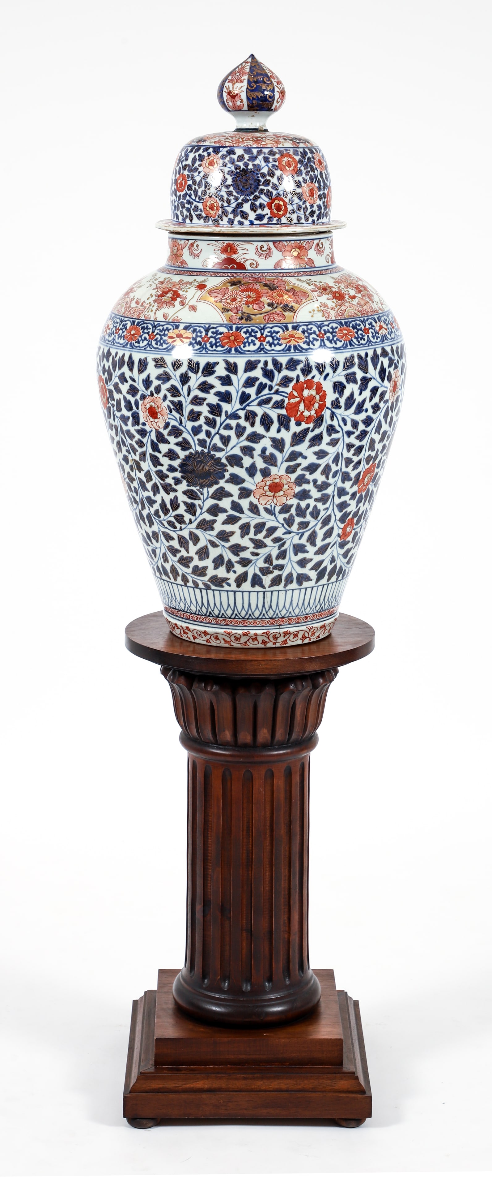 Large Chinese Qing Dynasty Lidded Vase (1 of 9)