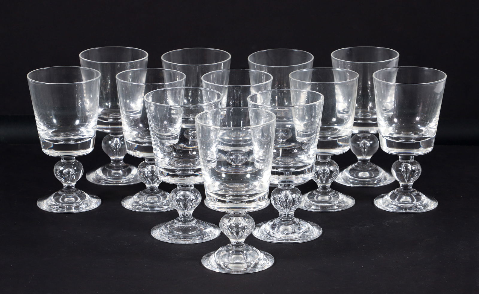 Boxed set 12 Steuben 7926 Claret Wine Glass: Boxed Set of 12 Steuben water goblets or Claret Wine Glass, pattern #7926. Each with cloth bag inside fitted box, each Measures 6.5"H x 3.5"W. inscribed Steuben under base