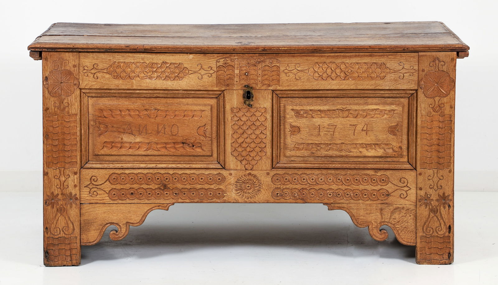 18th Century German Carved Oak Chest (1 of 14)