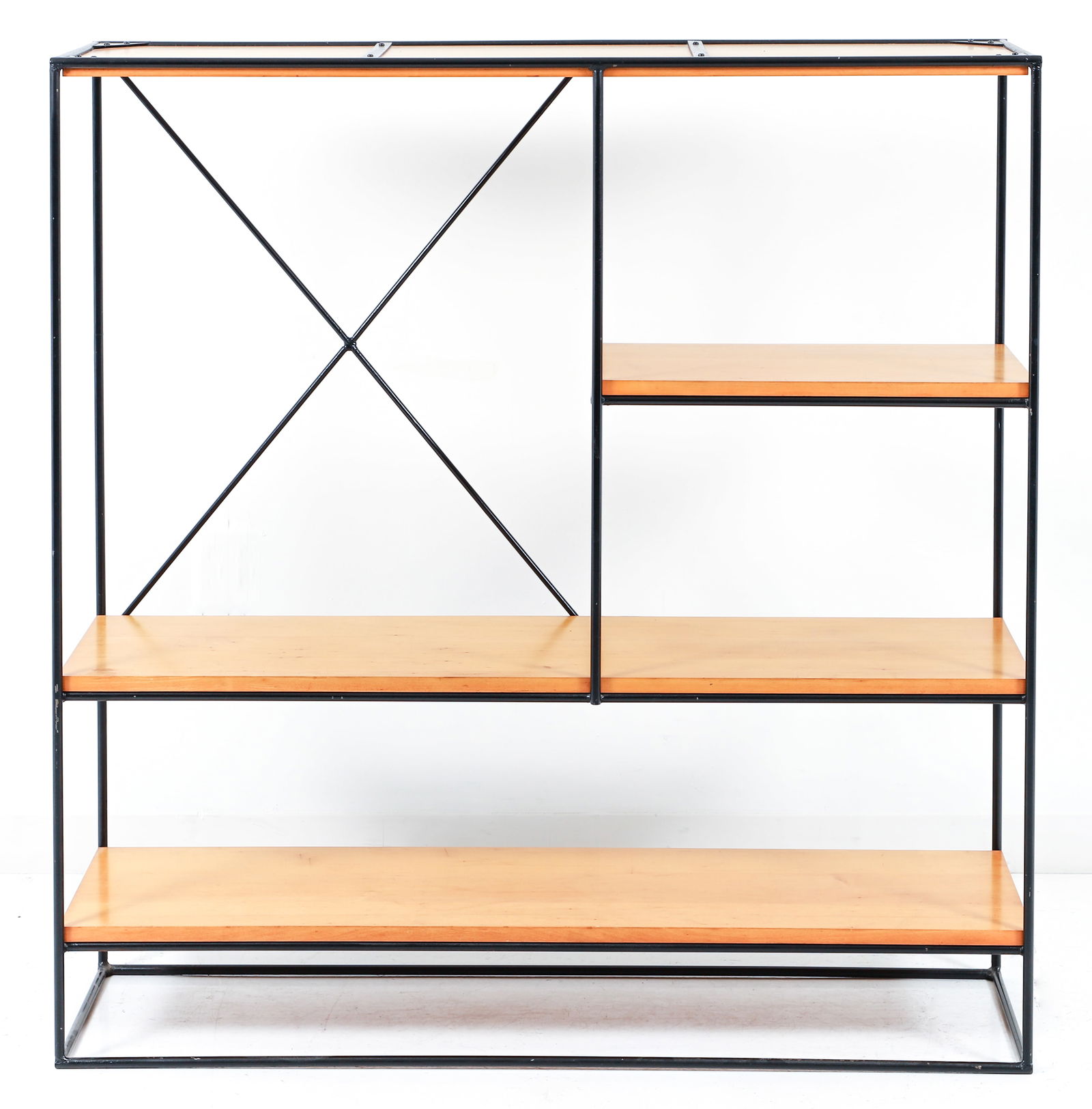 Paul McCobb For Winchendon Planner Room Divider: Paul McCobb For Winchendon Planner Group room divider/shelving unit. Natural maple shelving on an black enameled steel frame. 48 x 47 x 13 inches.