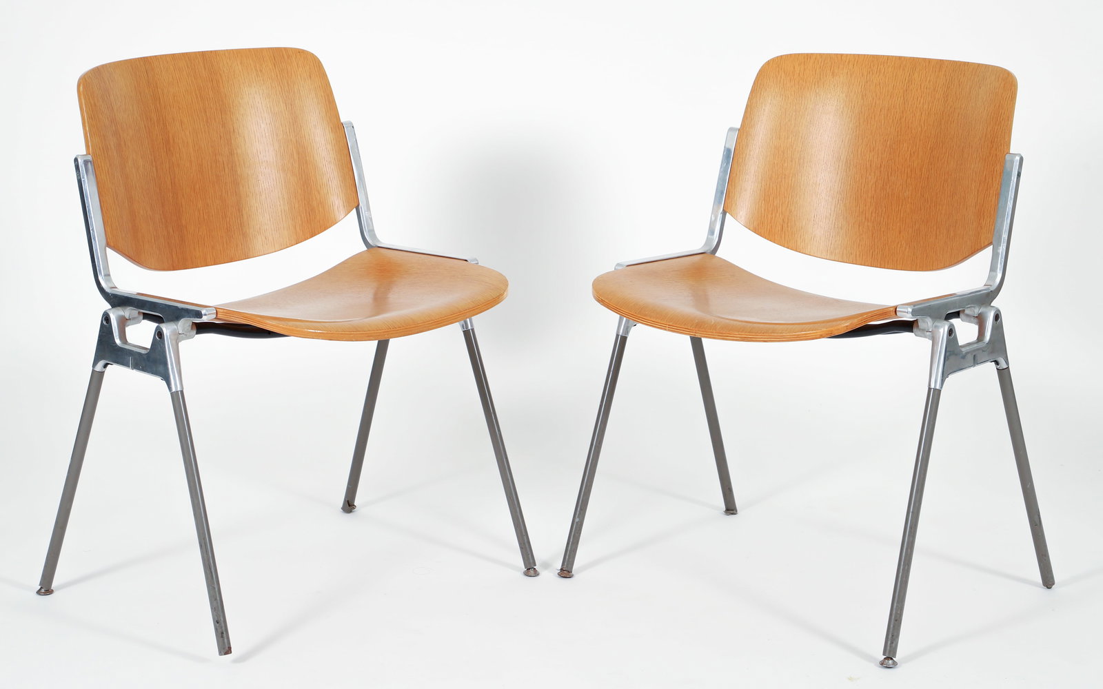 Pair of Giancarlo Piretti Castelli DSC 106 Stacking Chairs (1 of 5)