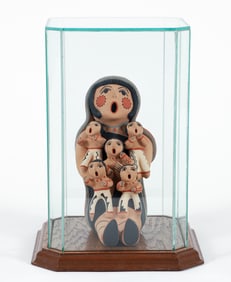 Emily Fragua Tsosie ceramic Jemez Storyteller Figure