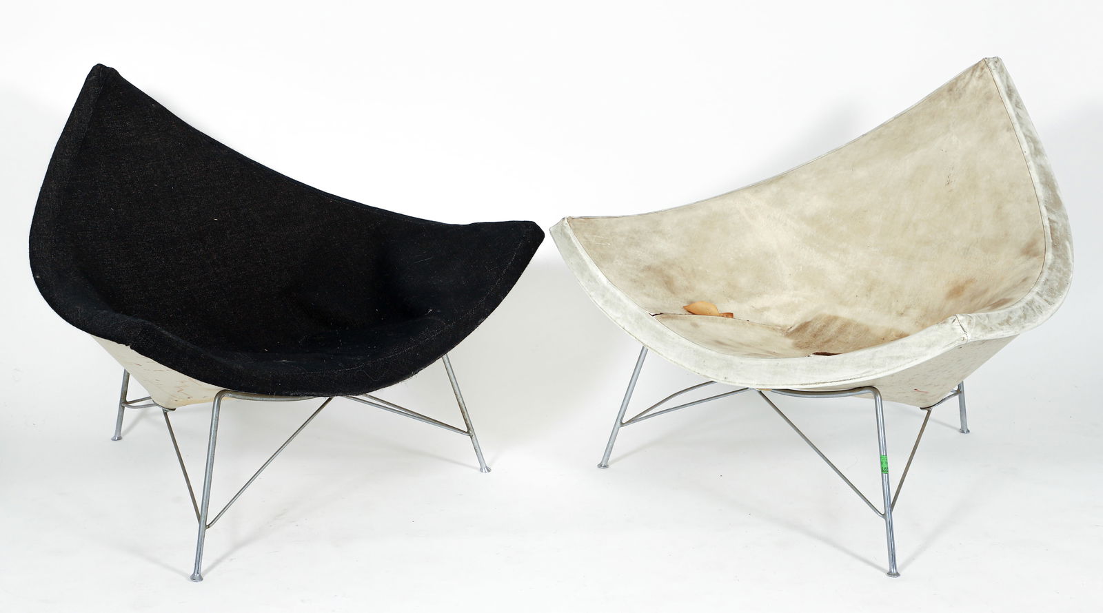 2 Coconut Chairs After George Nelson for Herman Miller (1 of 10)