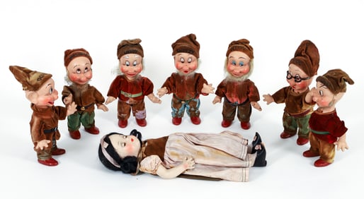 Snow White and Seven Dwarves Knickerbocker Doll Set
