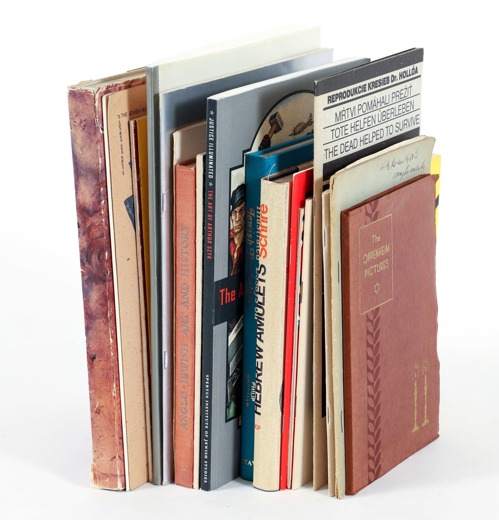 Lot of 21 books on Judaica and Jewish Art and Artists: Lot of 21 books on Judaica and Jewish Art and Artists, includes monographs (Chagall, Arthur Szyk), exhibition catalogs (Agam, Steinhardt), books on Judaica collections and history.