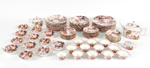 Royal Crown Derby porcelain Olde Avesbury part dinner and breakfast sets