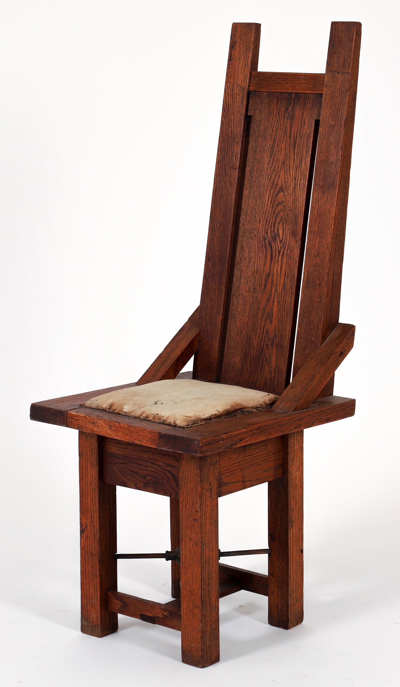 Rare Tonk Arts and Crafts Oak Swivel Chair: Rare Max Tonk for Tonk Manufacturing Arts and Crafts oak swivel chair, USA, Chicago and New York, early 20th century. This is a rare example from the Chicago company that was best known for manufactur