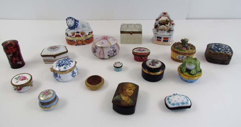 collection of 18 boxes: Title: collection of 18 boxes including Limoges, Bilston enamel, papier mache, glass, daux French tortoise shell, intaglio, figural and 2 Staffordshire Medium: enamel, papier mache, glass, faux tortoi