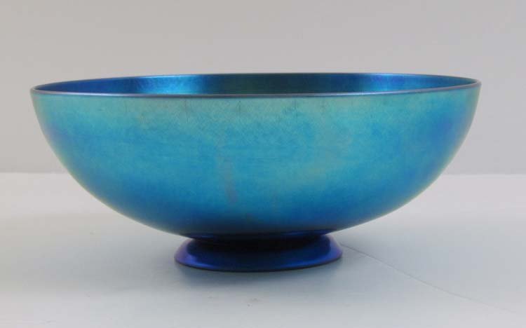 Fine Steuben blue Aurene art glass bowl: Artist: Aurene for Steuben Glass Title: Fine Steuben blue Aurene art glass bowl Medium: glass Dimensions: 3 5/8 x 9 1/8 x 9 1/8 Signature: signed Aurene # 2832