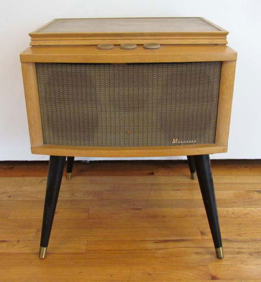 Magnavox Hy Vee Cabinet W Built In Record Player And Dec 14