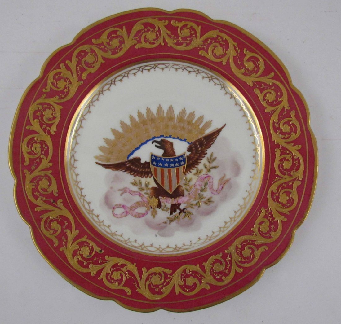 Limoges, finely decorated with Seal of the United: Title: Federal US highly decorated plate Date: circa 1900 Medium: hand painted and gilded Limoges plate Dimensions: 12 inches in diameter Signature: inscribed Etats Unis , 192Cc7 with Limoges stamp