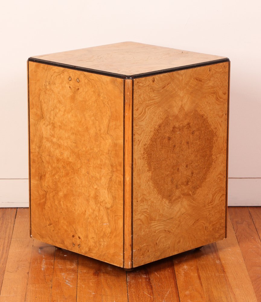 Vintage Henredon Olive Burl/Ebony Cube Side Table: Artist: Henredon Title: Olive Burl/Ebony Cube Side Table (wheeled) Medium: olive burl Dimension: 19 x 14 x 14 inches Signature: Henredon brass label on underside