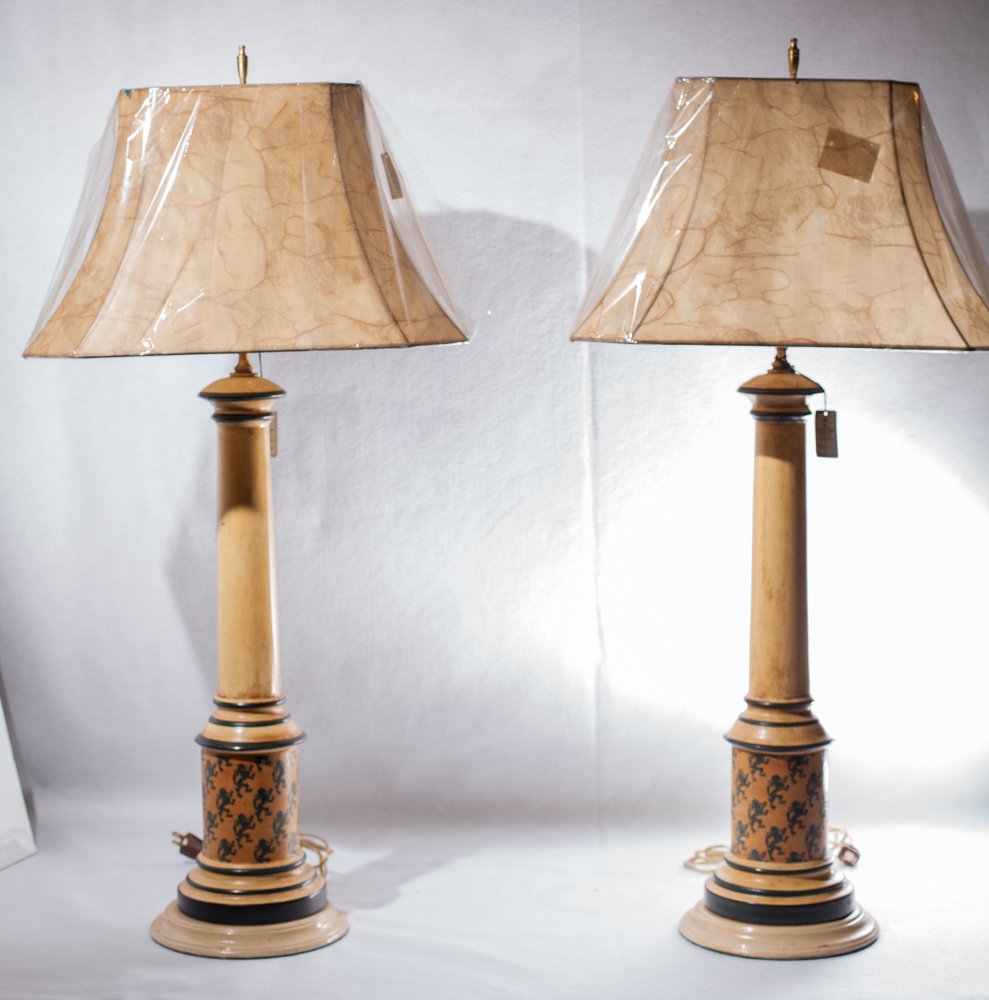 Pair Tole Painted Lamps w/painted metal lamp (1 of 3)