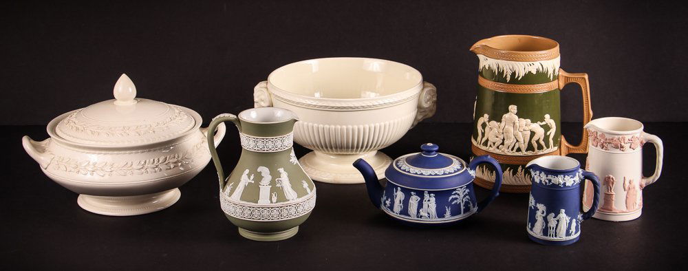 Collection of Wedgewood pitchers & 2 bowls (1 of 10)