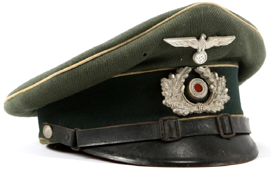 WWII GERMAN ARMY OFFICER VISOR HAT: WWII GERMAN ARMY OFFICER VISOR HAT