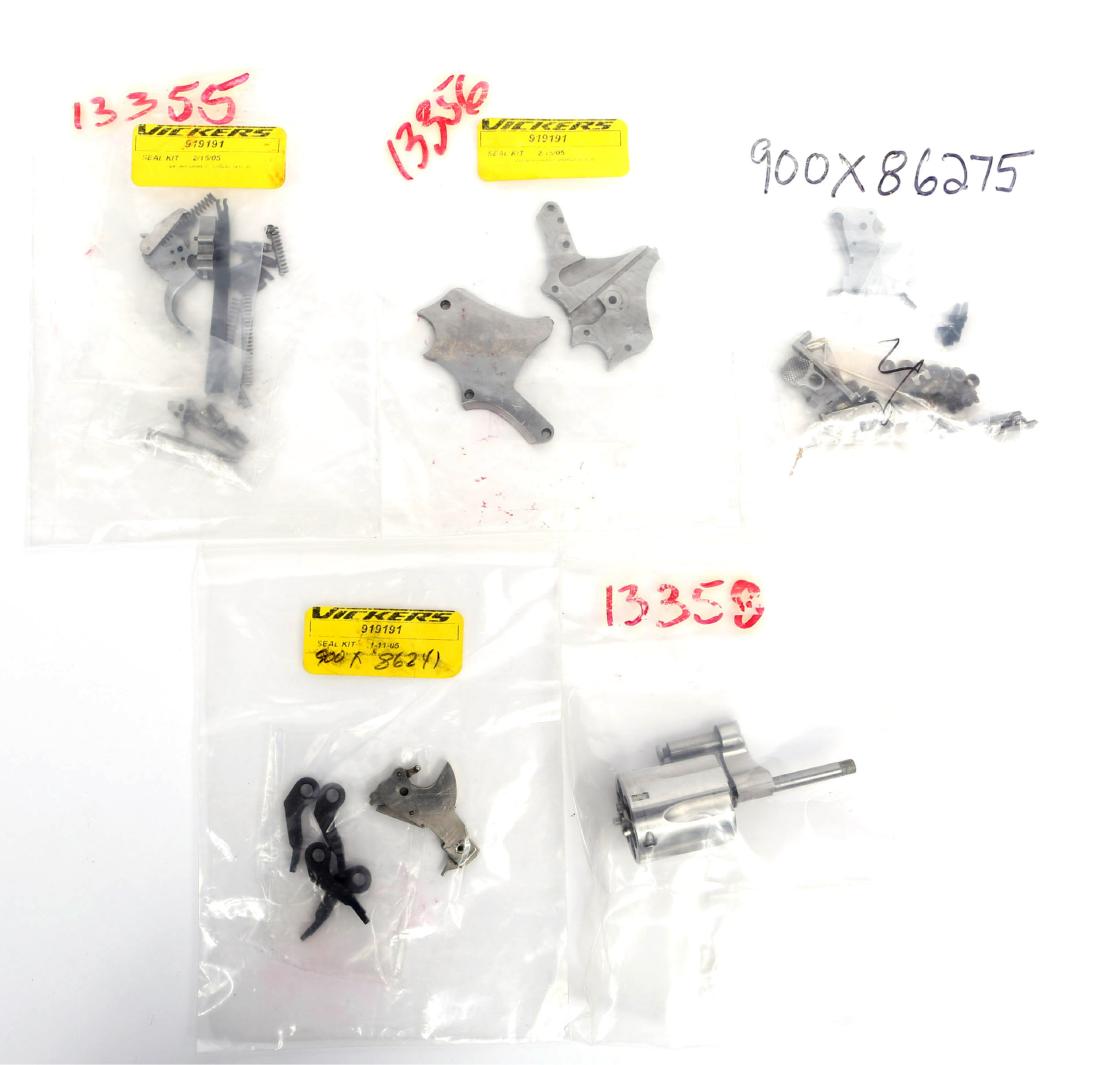 SMITH & WESSON REVOLVER PARTS LOT: SMITH & WESSON REVOLVER PARTS LOT Lot of parts for S&W and other revolvers