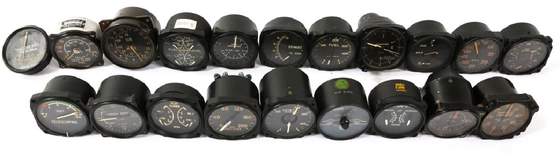 WWII US AIRCRAFT INDICATOR LOT OF 20: WWII US AIRCRAFT INDICATOR LOT OF 20 Various indicators instruments and gauges for WWII era aircraft. Size: 3"