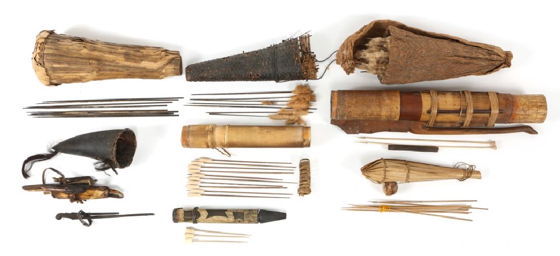 OCEANIC & SOUTH AMERICAN BLOWGUN QUIVERS AND DARTS: OCEANIC & SOUTH AMERICAN BLOWGUN QUIVERS AND DARTS Polynesian, Dayak, Columbian, and Peruvian quivers with darts for display. Size: 7"-13"