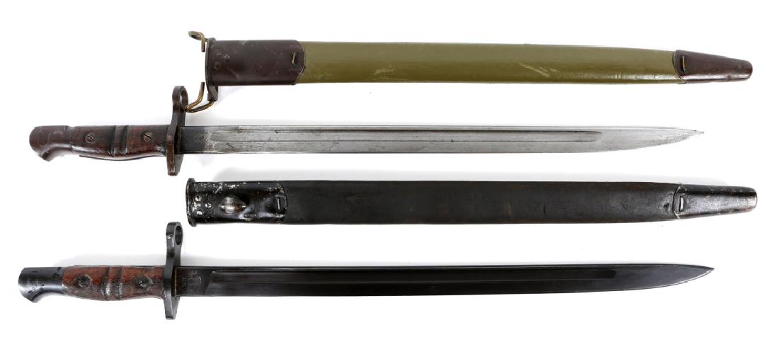WWI US ARMY M1917 ENFIELD BAYONET LOT OF 2: WWI US ARMY M1917 ENFIELD BAYONET LOT OF 2 WWI US M1917 Enfield bayonets lot. 1- M1917 with dark leather scabbard, Mfg by Remington. 1- M1917 with green scabbard, Mfg by Remington. Blade Length: 17" O