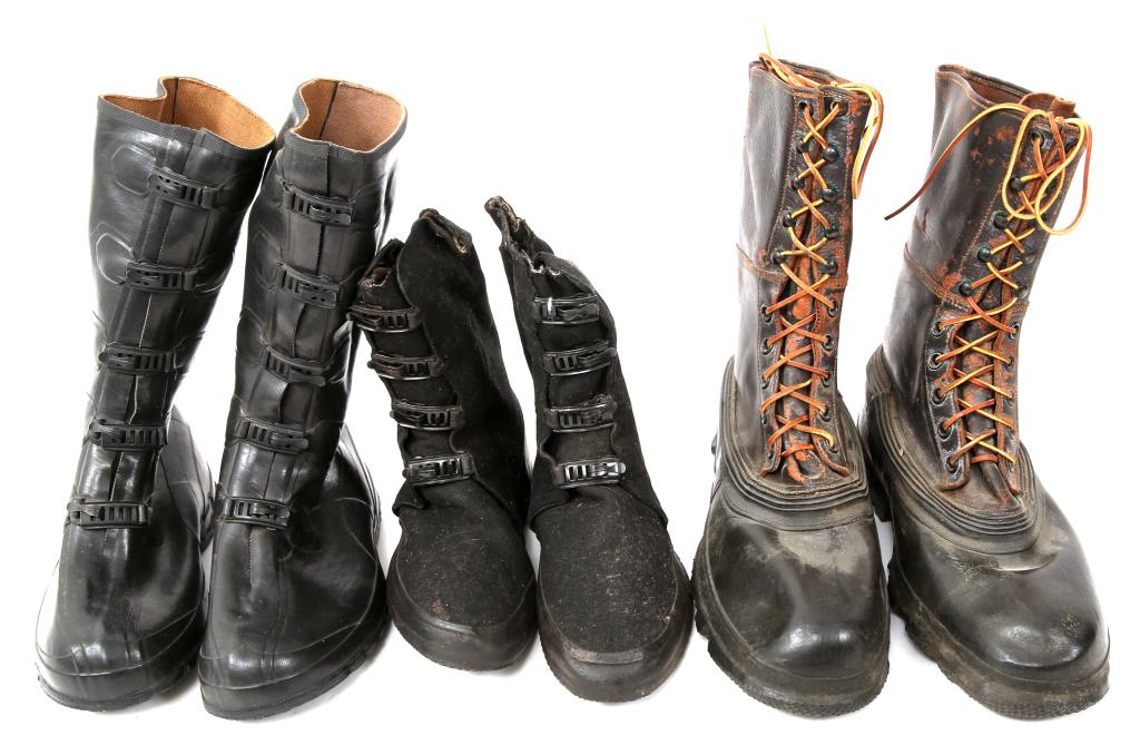 WWII US ARMY & US NAVY RUBBER BOOTS LOT OF 3 PAIR: WWII US ARMY & US NAVY RUBBER BOOTS LOT OF 3 PAIR Size: 10 - 14