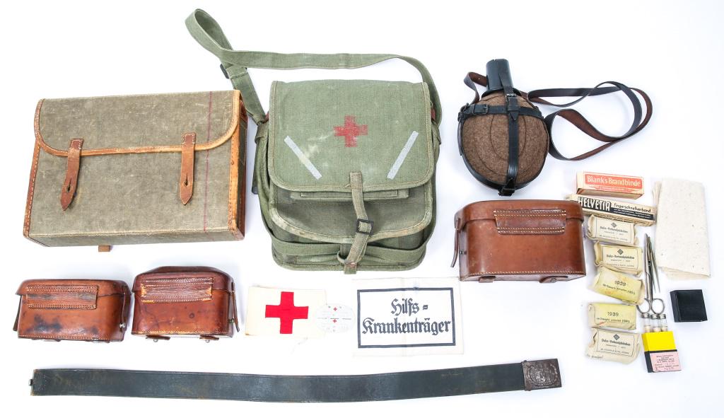 Officer/'s Leather First Aid Pouch and Frog